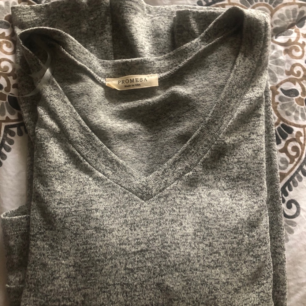 Silver 👚 - Picture 9 of 9